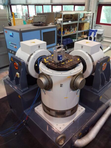 Multi-axis set-up for vibration qualification testing