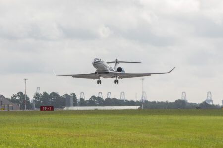 Gulfstream Aerospace has announced the first flight of its second Gulfstream G800 flight test aircraft