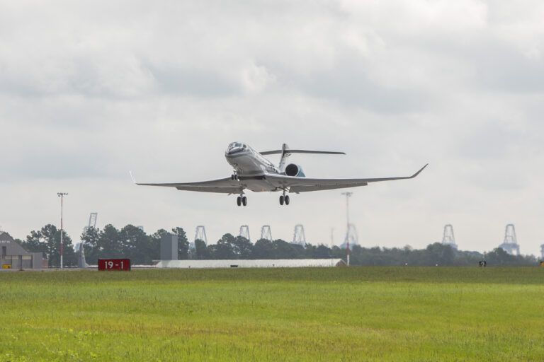 Gulfstream Aerospace has announced the first flight of its second Gulfstream G800 flight test aircraft