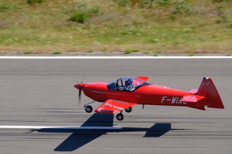 Integral S, the training version of Aura Aero’s thermic-thrust two-seater aircraft performed its first flight at Toulouse-Francazal airport