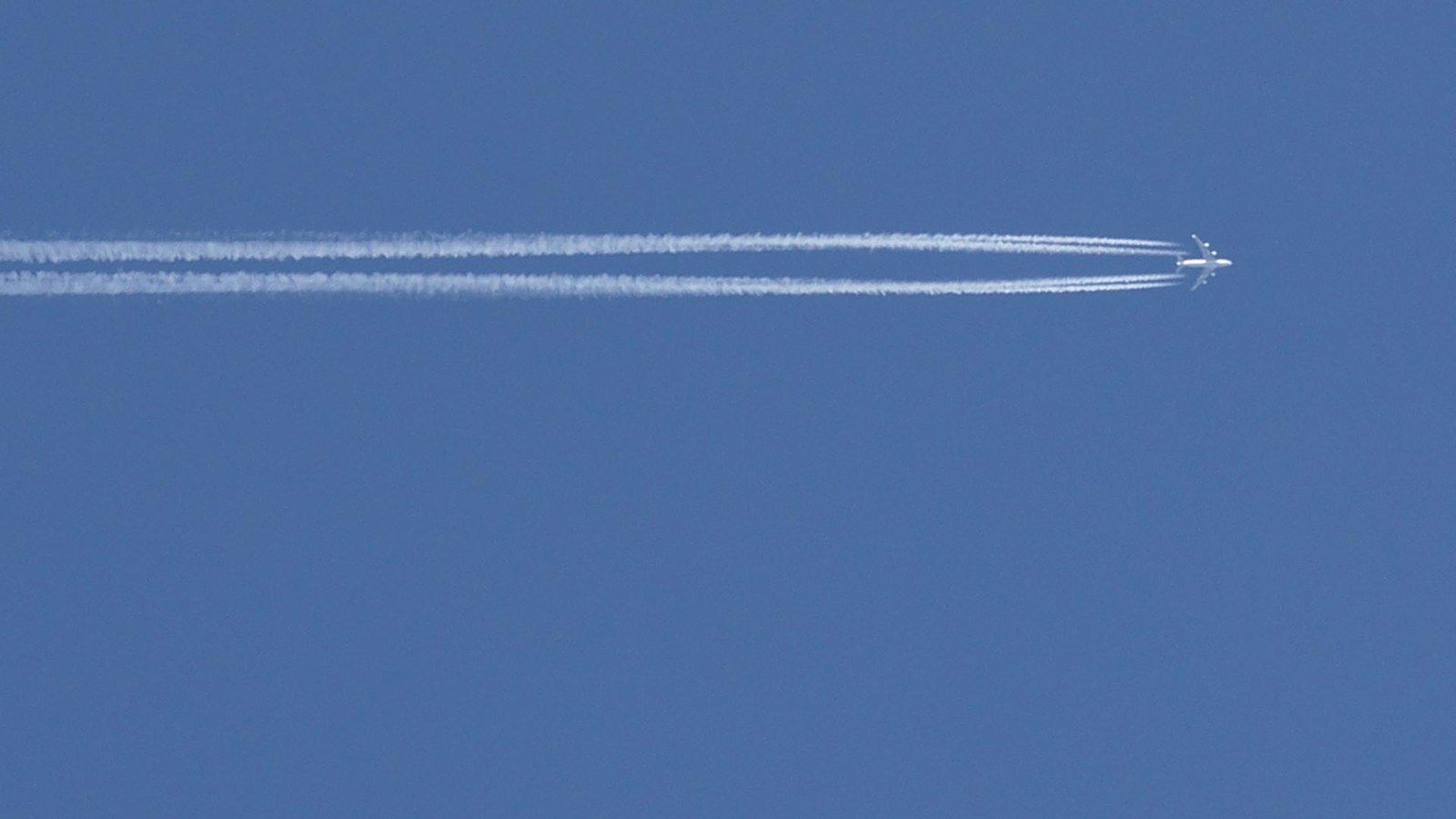 Concerns about contrails impact on climate change raised by new report ...