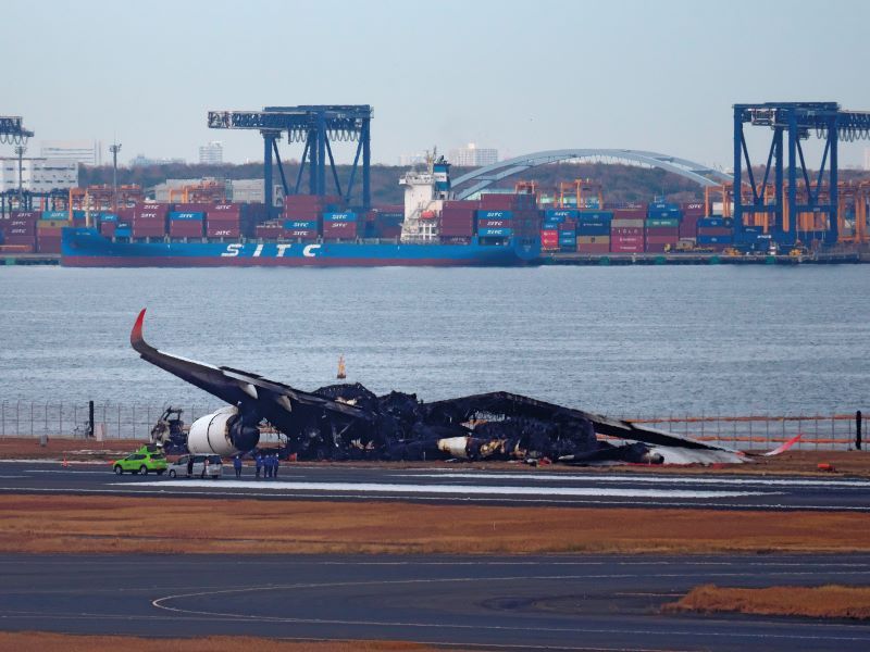 Aircraft wreckage Tokyo airport