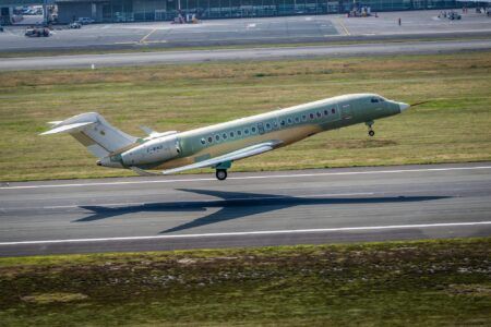 Dassault Falcon 10X completes maiden flight from Bordeaux